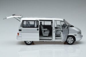 Volkswagen T4b Transporter Caravelle Minibus Schuco 1:18 450041500 Metāls — attēls 4 no 8