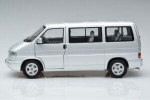 Volkswagen T4b Transporter Caravelle Minibus Schuco 1:18 450041500 Metāls — attēls 5 no 8
