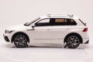 Volkswagen Tiguan R Balts Otto 1:18 OT1001 Sveķi — attēls 3 no 6