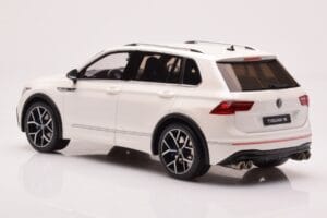 Volkswagen Tiguan R Balts Otto 1:18 OT1001 Sveķi — attēls 5 no 6