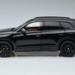 Volkswagen Touareg CR Melns FAW 1:18 LTC761021BLA Metāls - image 4 of 7