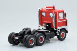 White 7400 Sarkans Sudrabs IXO 1:43 TR170 Metāls — attēls 2 no 5