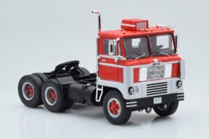White 7400 Sarkans Sudrabs IXO 1:43 TR170 Metāls — attēls 3 no 5
