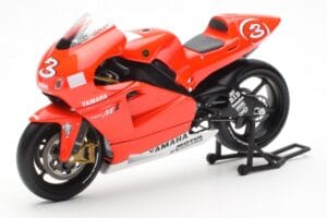 Yamaha YZR-M1 Marlboro Yamaha Team #3 M. Biaggi MotoGP 2002 Minichamps 1:12 122026303 Metāls — attēls 2 no 4