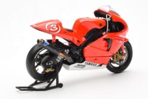 Yamaha YZR-M1 Marlboro Yamaha Team #3 M. Biaggi MotoGP 2002 Minichamps 1:12 122026303 Metāls — attēls 3 no 4
