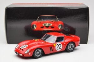 Ferrari 250 GTO #22 24 Hours of Le Mans 1962 Kyosho 1:18 08432B Metāls — attēls 8 no 8