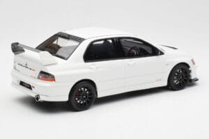 Mitsubishi Lancer Evo VIII MR FQ-400 Balts Otto 1:18 OT777 Sveķi — attēls 2 no 6