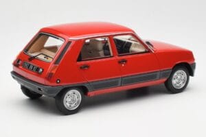 Renault 5 GTL Sarkans Otto 1:18 OT1147 Sveķi — attēls 2 no 6