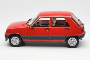 Renault 5 GTL Sarkans Otto 1:18 OT1147 Sveķi — attēls 3 no 6