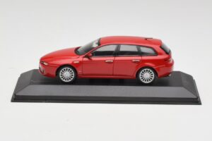 Alfa Romeo 159 Sportwagon Alfa Sarkans Minichamps 1:43 400120511 Metāls