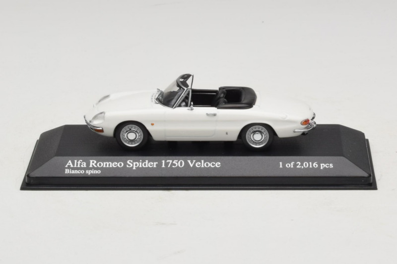 Alfa Romeo 1750 Spider Veloce Balts Minichamps 1:43 400120530 Metāls