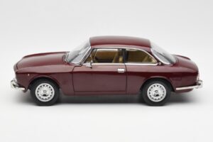 Alfa Romeo 2000 GTV Kastaņsarkans Norev 1:18 187916 Metāls — attēls 4 no 8