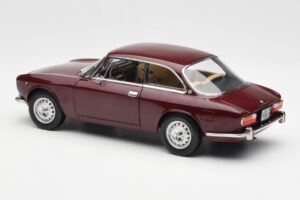 Alfa Romeo 2000 GTV Kastaņsarkans Norev 1:18 187916 Metāls — attēls 7 no 8