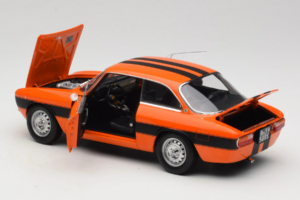 Alfa Romeo 2000 GTV Oranžs Norev 1:18 187918 Metāls — attēls 5 no 8