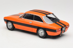 Alfa Romeo 2000 GTV Oranžs Norev 1:18 187918 Metāls — attēls 7 no 8
