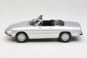 Alfa Romeo 2000 Spider Sudrabs Norev 1:18 187884 Metāls — attēls 3 no 6