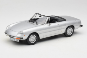 Alfa Romeo 2000 Spider Sudrabs Norev 1:18 187884 Metāls