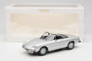 Alfa Romeo 2000 Spider Sudrabs Norev 1:18 187884 Metāls — attēls 6 no 6