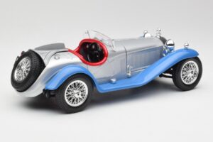 Alfa Romeo 2300 Spider Sudrabs Zils Bburago 1:18 3008 Metāls — attēls 3 no 8