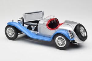 Alfa Romeo 2300 Spider Sudrabs Zils Bburago 1:18 3008 Metāls — attēls 5 no 8