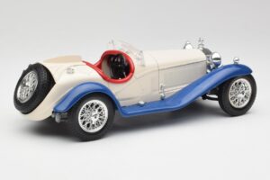 Alfa Romeo 2300 Spider Balts & Zils Bburago 1:18 3008-M1 Metāls — attēls 2 no 6