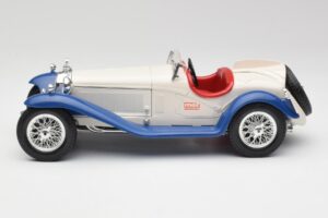 Alfa Romeo 2300 Spider Balts & Zils Bburago 1:18 3008-M1 Metāls — attēls 3 no 6