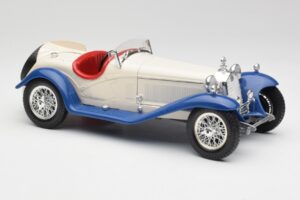 Alfa Romeo 2300 Spider Balts & Zils Bburago 1:18 3008-M1 Metāls — attēls 4 no 6