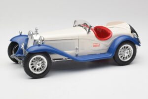 Alfa Romeo 2300 Spider Balts & Zils Bburago 1:18 3008-M1 Metāls