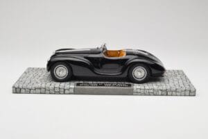 Alfa Romeo 6C 2500 SS Corsa Spider Melns Minichamps 1:18 107120231 Metāls — attēls 3 no 6