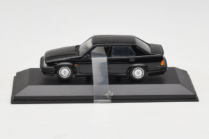 Alfa Romeo 75 3.0 V6 Melns Minichamps 1:43 403120463 Metāls