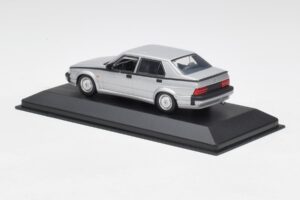 Alfa Romeo 75 3.0 V6 Sudrabs Minichamps 1:43 400120461 Metāls — attēls 3 no 4