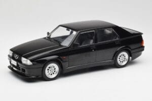 Alfa Romeo 75 Turbo Evoluzione Melns MCG 1:18 MCG18429 Metāls