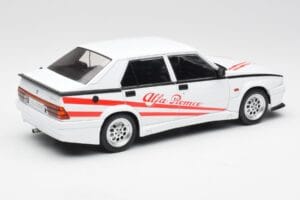 Alfa Romeo 75 Turbo Evoluzione Balts MCG 1:18 MCG18430 Metāls — attēls 2 no 6