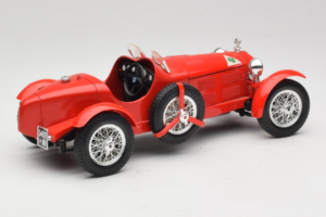Alfa Romeo 8C 2300 Monza Sarkans Bburago 1:18 3014 Metāls — attēls 2 no 6