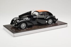 Alfa Romeo 8C 2900B Lungo Melns Minichamps 1:18 100120421 Metāls — attēls 2 no 8