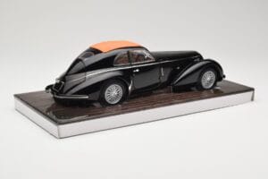 Alfa Romeo 8C 2900B Lungo Melns Minichamps 1:18 100120421 Metāls — attēls 4 no 8