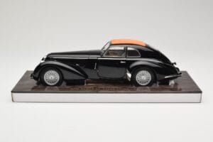 Alfa Romeo 8C 2900B Lungo Melns Minichamps 1:18 100120421 Metāls