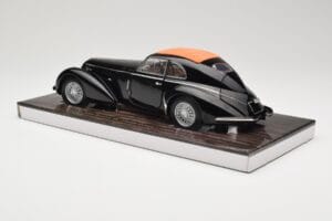 Alfa Romeo 8C 2900B Lungo Melns Minichamps 1:18 100120421 Metāls — attēls 7 no 8