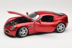 Alfa Romeo 8C Competizione Sarkans Bburago 1:18 18-11021 Metāls — attēls 2 no 8
