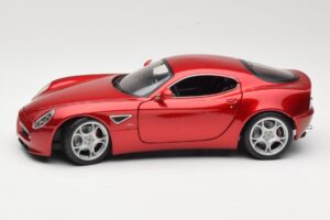 Alfa Romeo 8C Competizione Sarkans Bburago 1:18 18-11021 Metāls — attēls 4 no 8