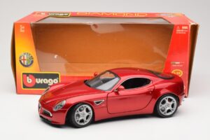 Alfa Romeo 8C Competizione Sarkans Bburago 1:18 18-11021 Metāls — attēls 8 no 8