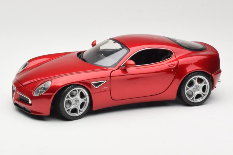 Alfa Romeo 8C Competizione Sarkans Bburago 1:18 18-11021 Metāls