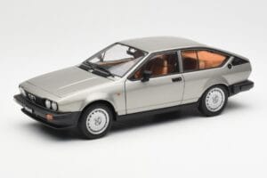 Alfa Romeo Alfetta GTV 2.0 Pelēks Metaliks AUTOart 1:18 70147 Metāls