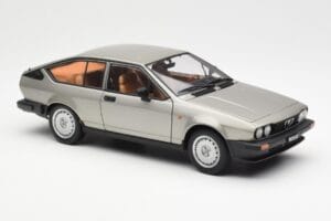 Alfa Romeo Alfetta GTV 2.0 Pelēks Metaliks AUTOart 1:18 70147 Metāls — attēls 6 no 8