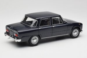 Alfa Romeo Giulia 1300 Zils Minichamps 1:18 180120905 Metāls — attēls 3 no 8