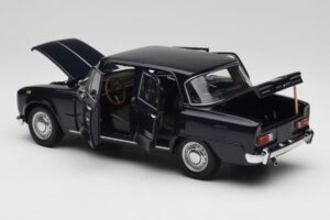 Alfa Romeo Giulia 1300 Zils Minichamps 1:18 180120905 Metāls — attēls 5 no 8