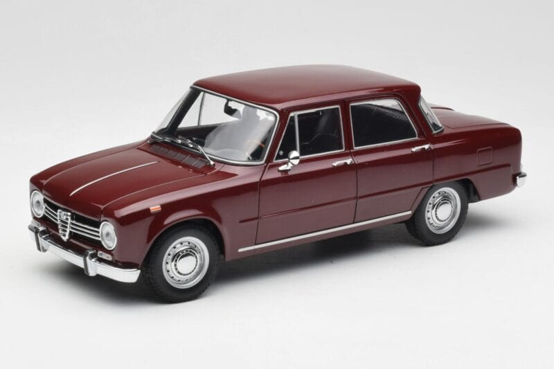 Alfa Romeo Giulia 1300 Tumšsarkans Minichamps 1:18 180120906 Metāls