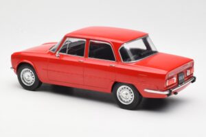 Alfa Romeo Giulia Nuova Super Sarkans MCG 1:18 MCG18145 Metāls — attēls 5 no 6