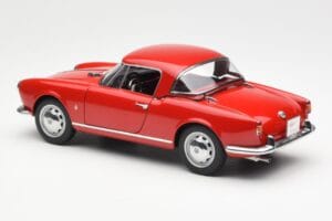 Alfa Romeo Giulietta 1300 Spider Sarkans AUTOart 1:18 70157 Metāls — attēls 7 no 8