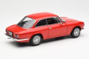 Alfa Romeo GT 1300 Junior LHD Sarkans AUTOart 1:18 70131 Metāls — attēls 3 no 8